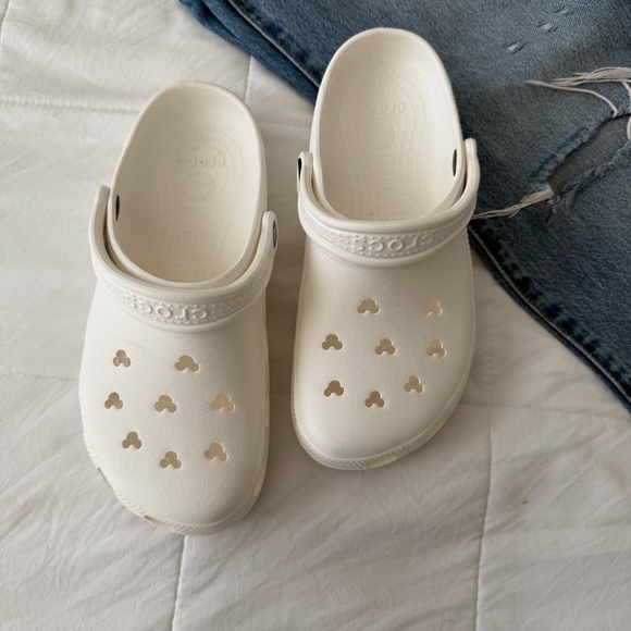 Disney White‎ Crocs NWT Size 9 Women’s